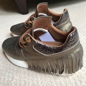 Esseutesse Beautiful Italian Olive sneakers